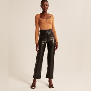 NWT Abercrombie & Fitch Ankle Straight Ultra High Rise Vegan Leather Pants 26/2s